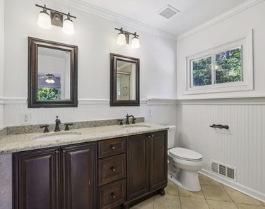 2056a Abby Lane Ne - Photo Thumbnail 19