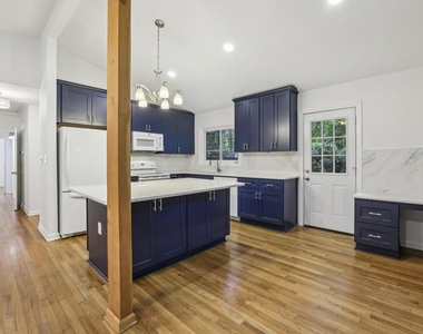 2056a Abby Lane Ne - Photo Thumbnail 12