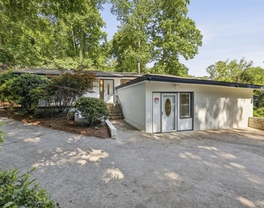 2056a Abby Lane Ne - Photo Thumbnail 7