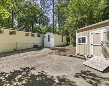 2056a Abby Lane Ne - Photo Thumbnail 49