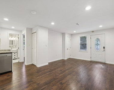 2056a Abby Lane Ne - Photo Thumbnail 25