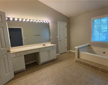 11620 Bentham Court - Photo Thumbnail 14