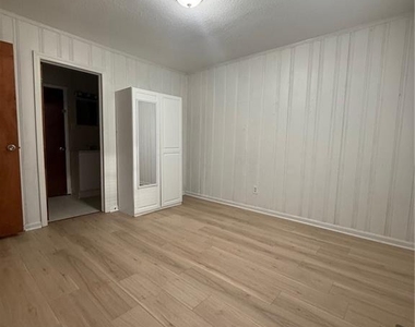 6440 Gordon Street - Photo Thumbnail 5