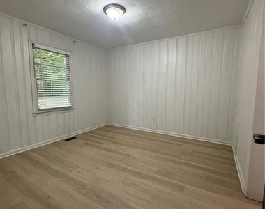 6440 Gordon Street - Photo Thumbnail 3