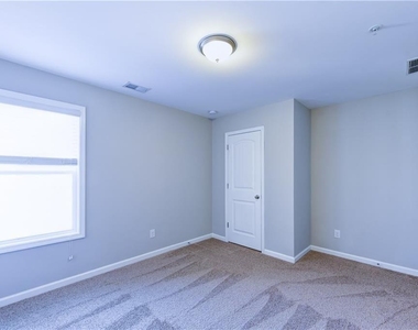 1226 Fischer Trace - Photo Thumbnail 18