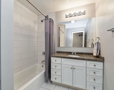 1706 E Liberty Drive - Photo Thumbnail 8