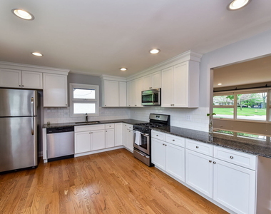 1706 E Liberty Drive - Photo Thumbnail 5