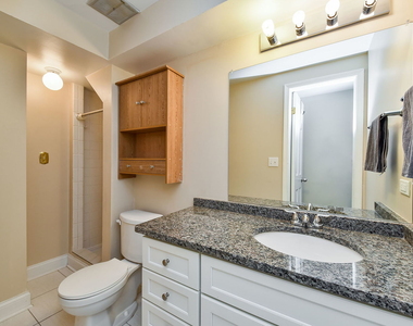 1706 E Liberty Drive - Photo Thumbnail 14