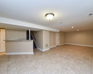 1706 E Liberty Drive - Photo Thumbnail 12