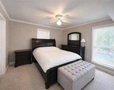 48 Peachtree Avenue Ne - Photo Thumbnail 5