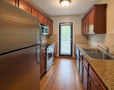 48 Peachtree Avenue Ne - Photo Thumbnail 6