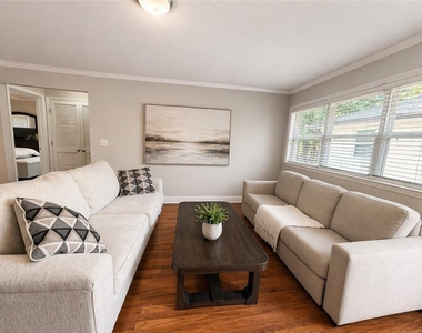 48 Peachtree Avenue Ne - Photo Thumbnail 4