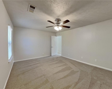 19 Lakemoore Court - Photo Thumbnail 12