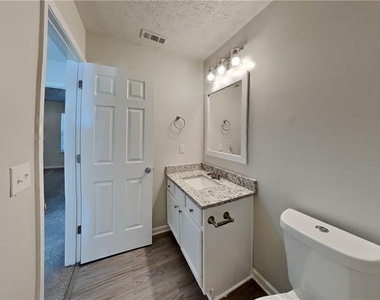 19 Lakemoore Court - Photo Thumbnail 17