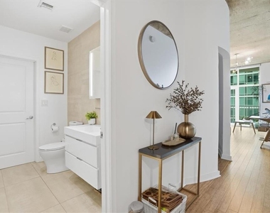 923 Peachtree Street Ne - Photo Thumbnail 4