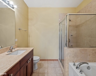 6332 S Ellis Avenue - Photo Thumbnail 10