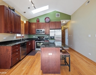 6332 S Ellis Avenue - Photo Thumbnail 2