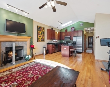 6332 S Ellis Avenue - Photo Thumbnail 1