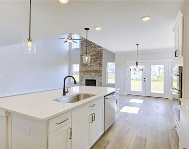 6904 Lancelot Court - Photo Thumbnail 14