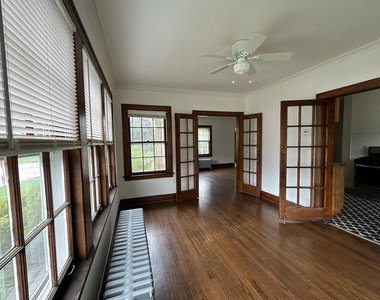 994 Greenview Avenue - Photo Thumbnail 14