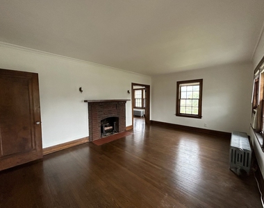 994 Greenview Avenue - Photo Thumbnail 10