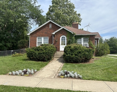 994 Greenview Avenue - Photo Thumbnail 1