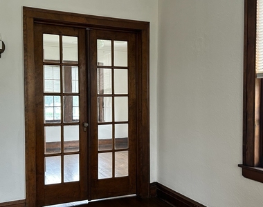 994 Greenview Avenue - Photo Thumbnail 11