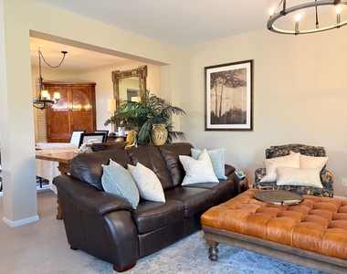 1883 Crenshaw Circle - Photo Thumbnail 6