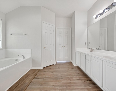 14603 Bladenboro Drive - Photo Thumbnail 39