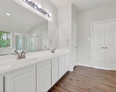 14603 Bladenboro Drive - Photo Thumbnail 37