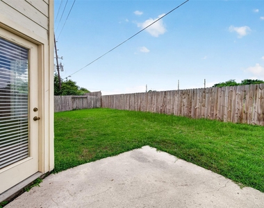 14603 Bladenboro Drive - Photo Thumbnail 42