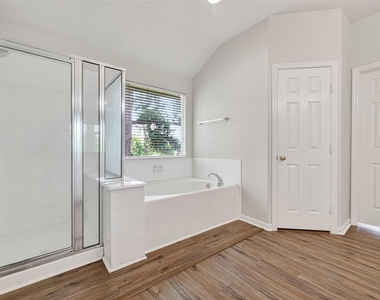14603 Bladenboro Drive - Photo Thumbnail 38