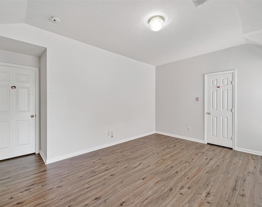 14603 Bladenboro Drive - Photo Thumbnail 29