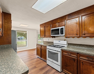 1505 Gladiola Avenue - Photo Thumbnail 12