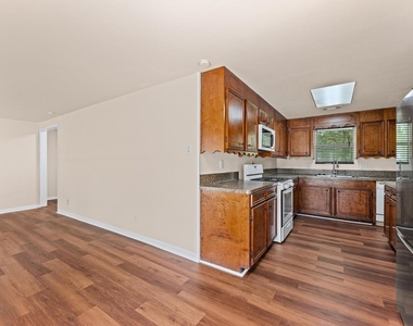 1505 Gladiola Avenue - Photo Thumbnail 10