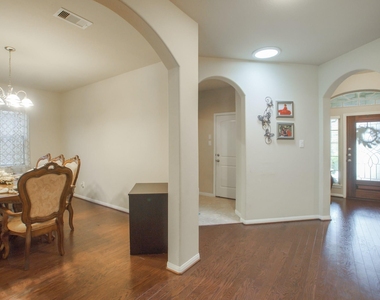 111 Pheasant Run Drive - Photo Thumbnail 8