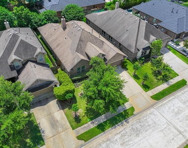 111 Pheasant Run Drive - Photo Thumbnail 4