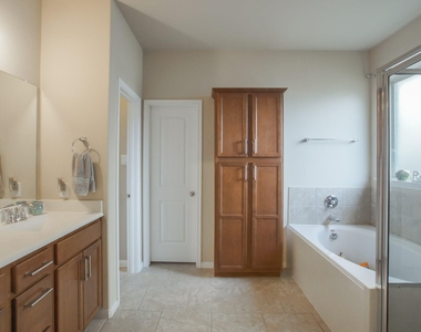 111 Pheasant Run Drive - Photo Thumbnail 33