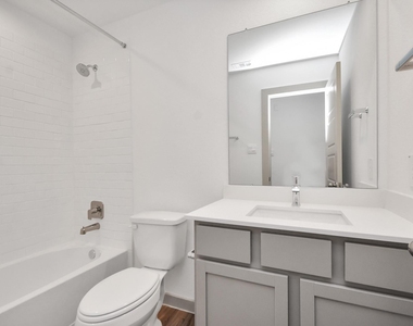 1114 Hughes Crossing Drive - Photo Thumbnail 7