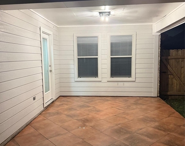 11831 Rainbow Bridge Lane - Photo Thumbnail 17