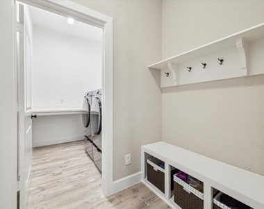 11718 Lost Maples Springs Drive - Photo Thumbnail 17