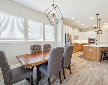 11718 Lost Maples Springs Drive - Photo Thumbnail 15