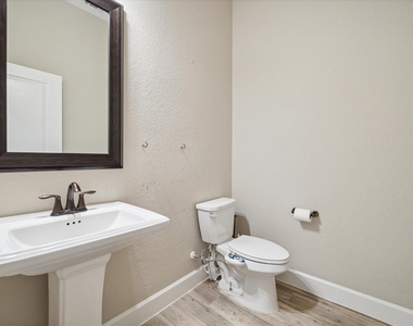 11718 Lost Maples Springs Drive - Photo Thumbnail 19