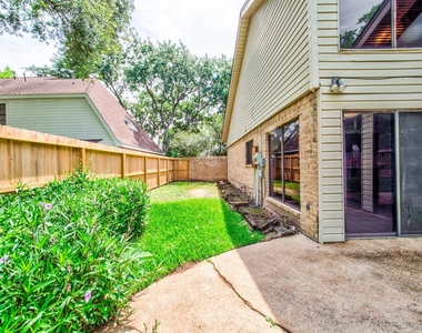 8022 La Brea Drive - Photo Thumbnail 7