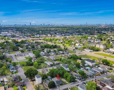 1322 E 36th Street - Photo Thumbnail 45