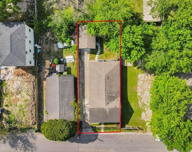 1322 E 36th Street - Photo Thumbnail 4
