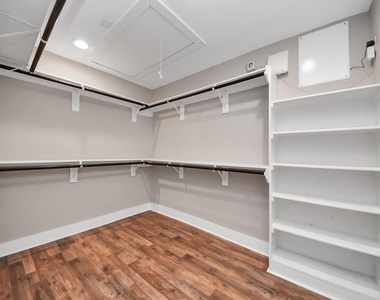 1322 E 36th Street - Photo Thumbnail 37