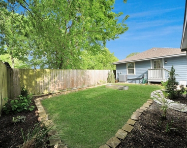 1322 E 36th Street - Photo Thumbnail 8