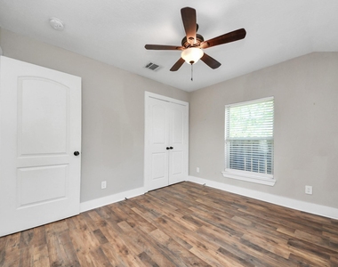 1322 E 36th Street - Photo Thumbnail 42
