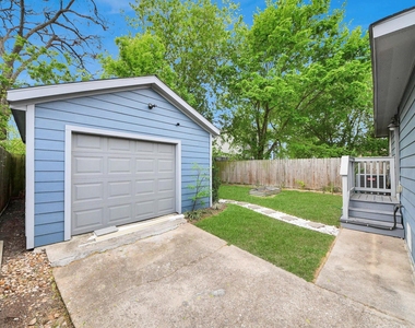 1322 E 36th Street - Photo Thumbnail 6